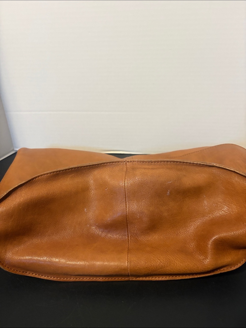 Everyday Leather Hobo Bag - Cognac - Picture 8 of 8